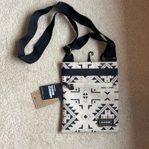 Dakine cross body purse